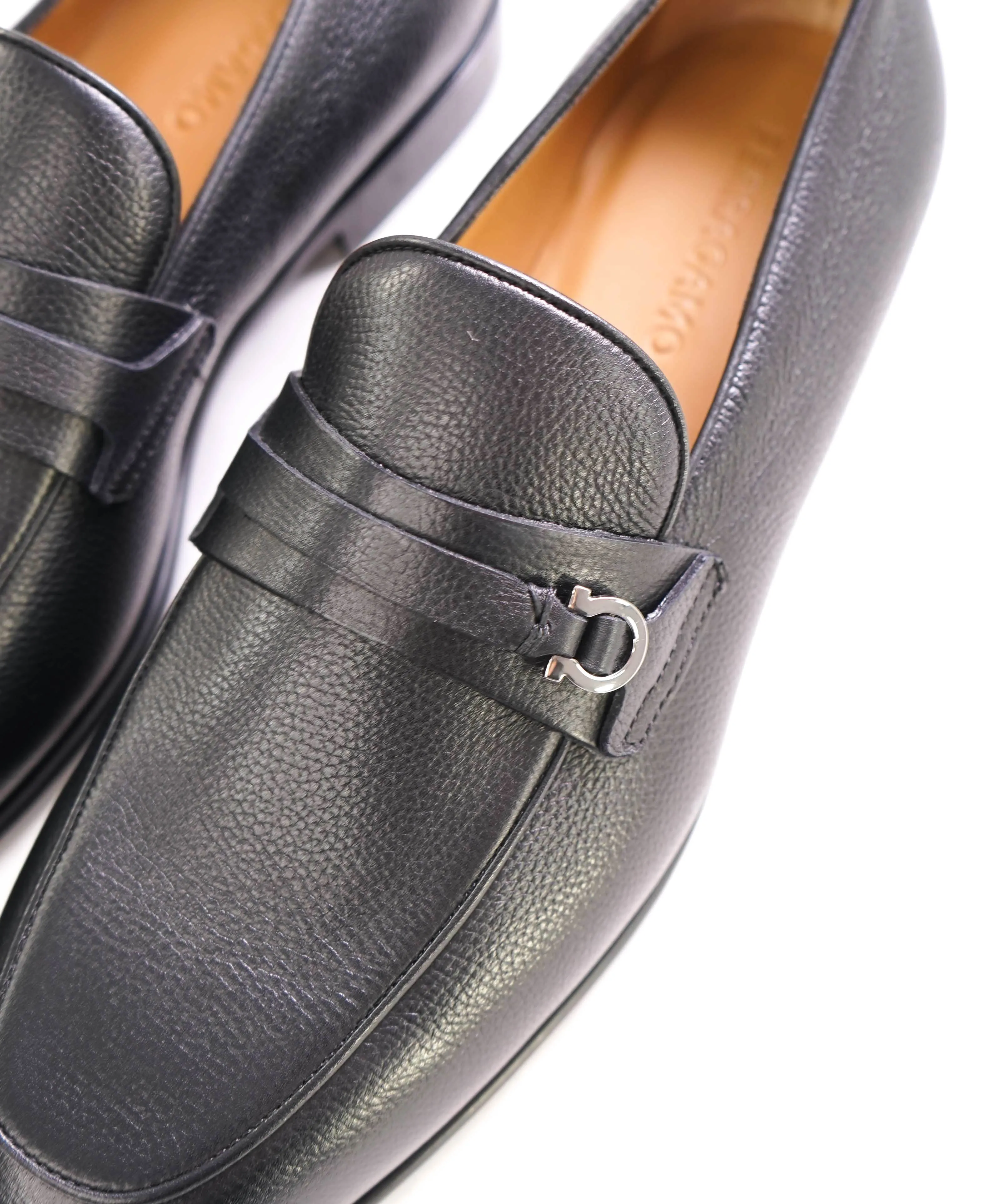 $895 SALVATORE FERRAGAMO - “DESIO" Gancini Loafer Black Leather - 9.5 E