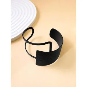 Elegant Black Matte Bracelet for Women - Stylish Fashion Accessory