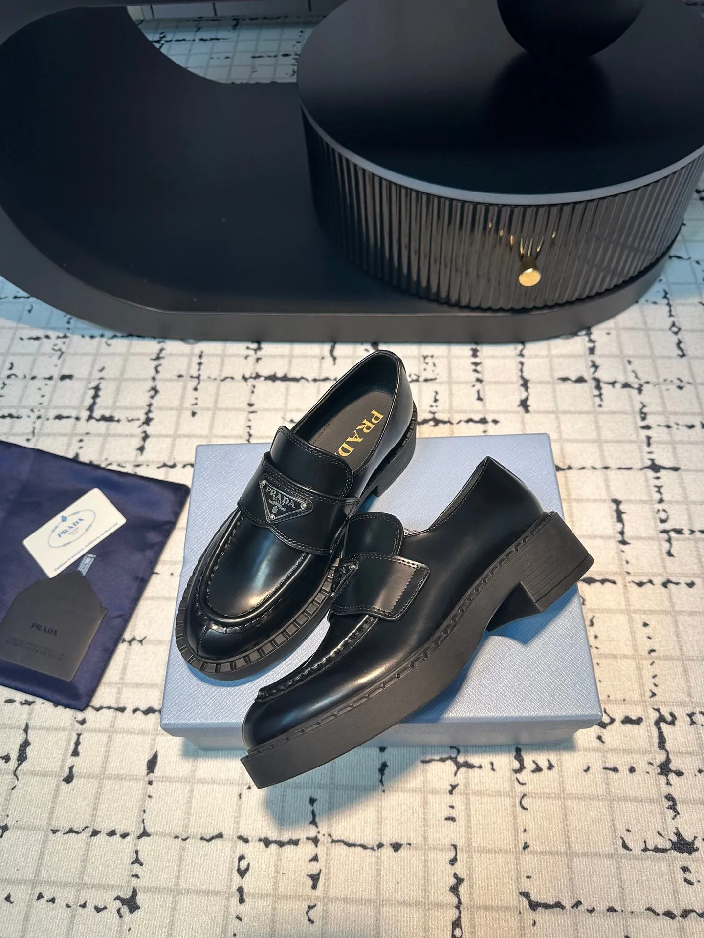 PRA SCHOCOLATE BRUSHED LOAFERS BLACK CALFSKIN