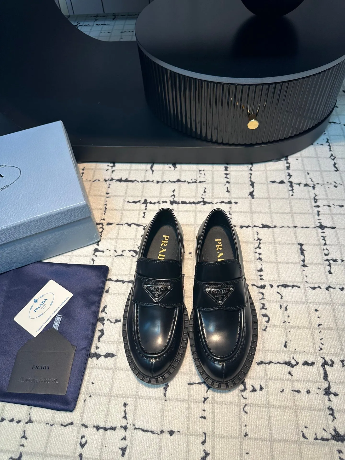 PRA SCHOCOLATE BRUSHED LOAFERS BLACK CALFSKIN