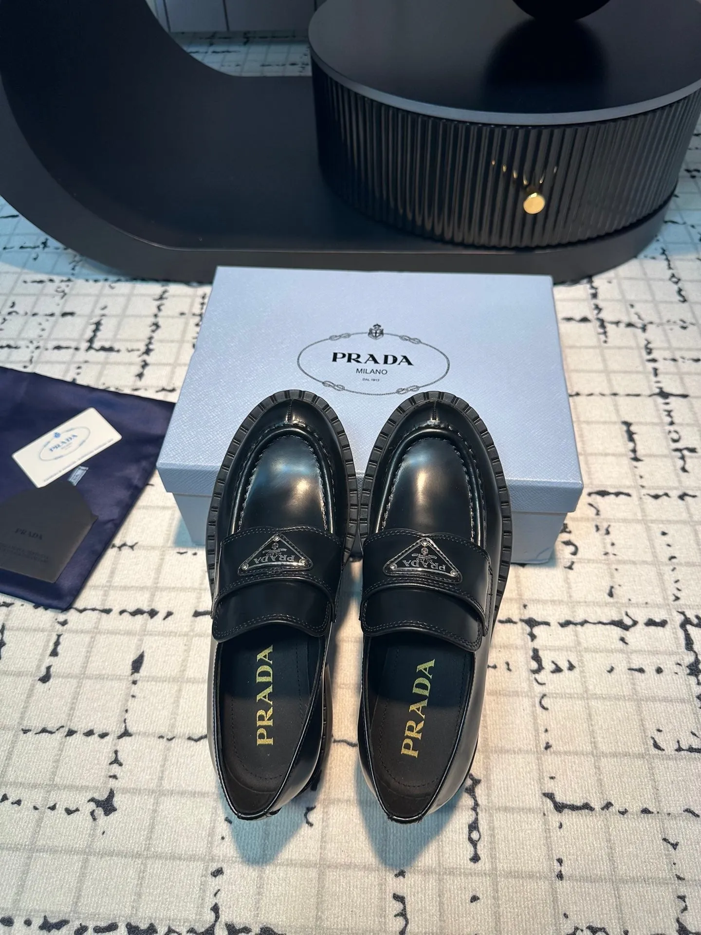 PRA SCHOCOLATE BRUSHED LOAFERS BLACK CALFSKIN