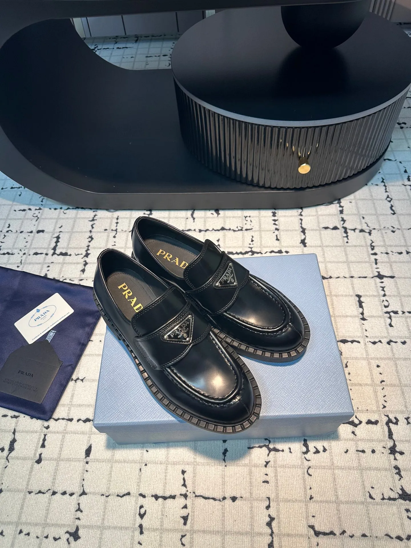 PRA SCHOCOLATE BRUSHED LOAFERS BLACK CALFSKIN